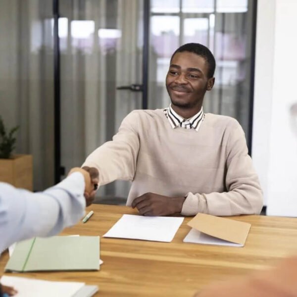 What Recruiters Notice First About Job Candidates