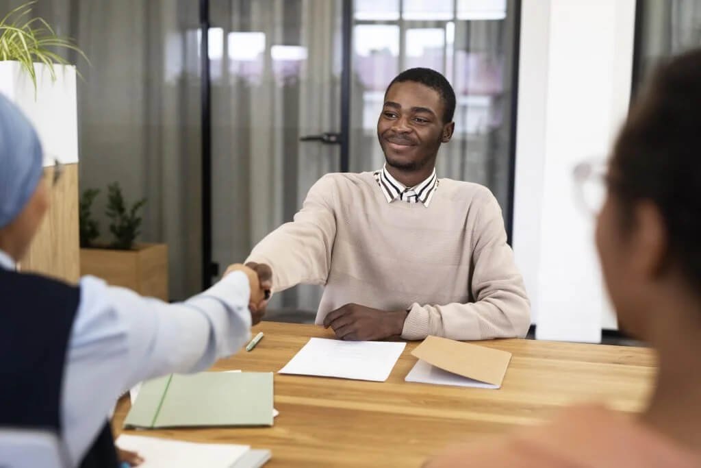 What Recruiters Notice First About Job Candidates